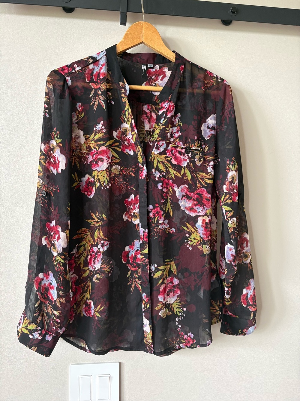 Kut From The Kloth Blouse L Black Floral Roll Tab Sheer Button Whimsygoth Chic